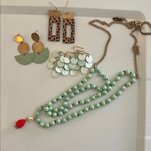 Plunder Mint and Gold Beaded Necklace
